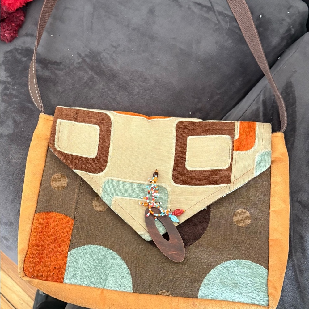 Vintage Chic Patchwork Shoulder Bag with Earthy Tones